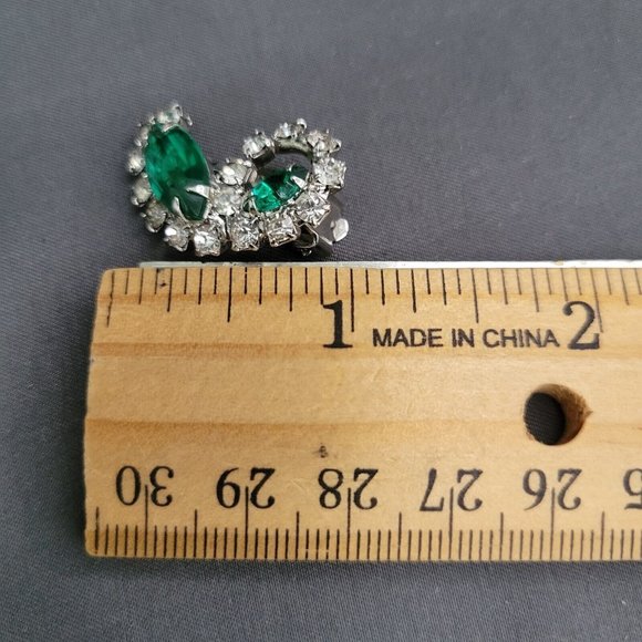 Cathe Signed Vintage Jewelry Clip on Earrings Emerald Green Marquise Rhinestones - Picture 6 of 6